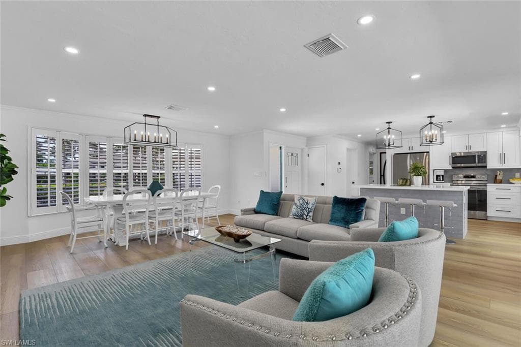 740 Park Shore DR-5