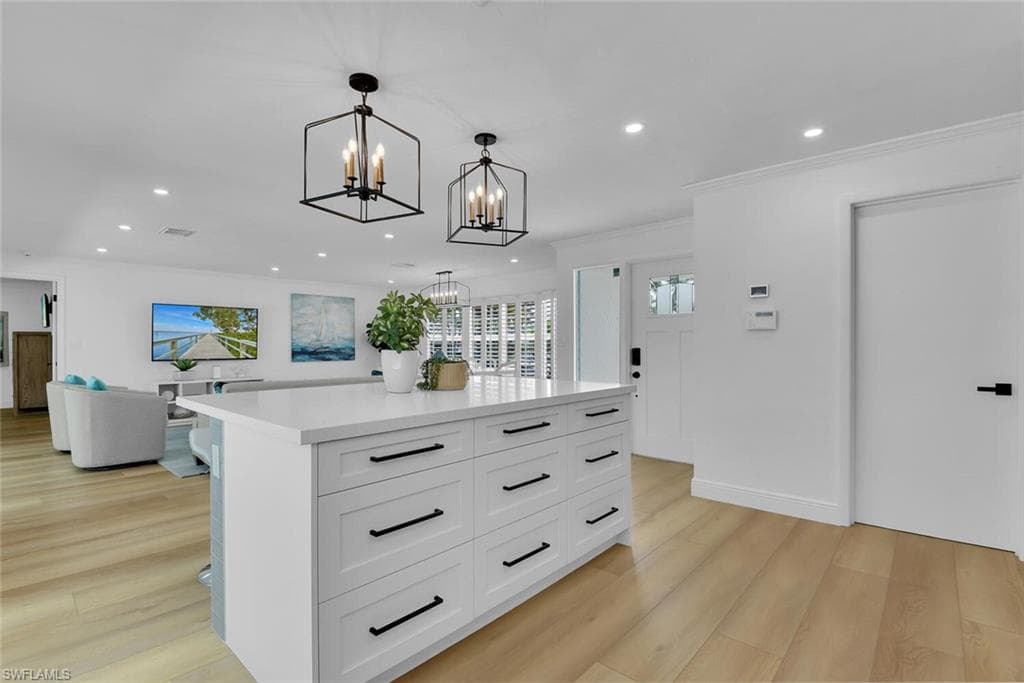 740 Park Shore DR-10