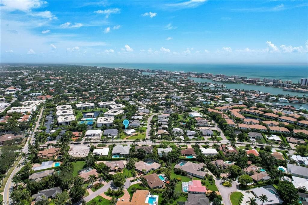 740 Park Shore DR-33