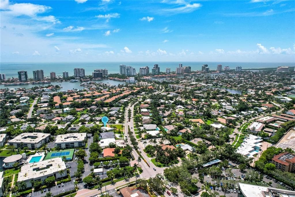 740 Park Shore DR-35