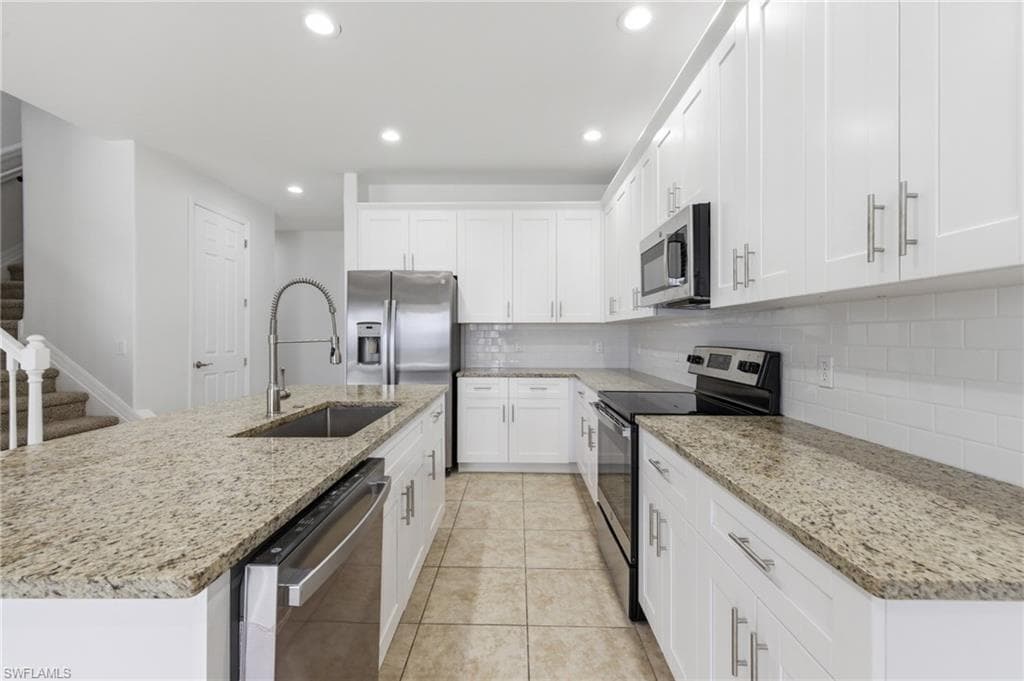 2639 Bellingham CT-12