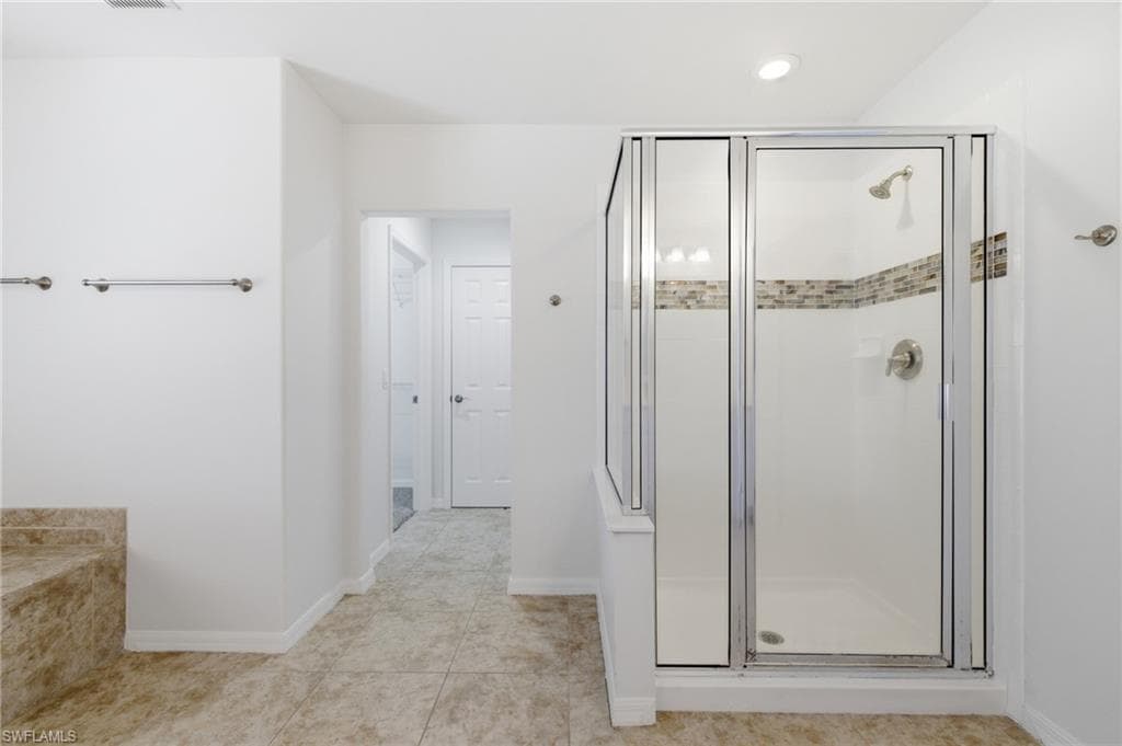 2639 Bellingham CT-32
