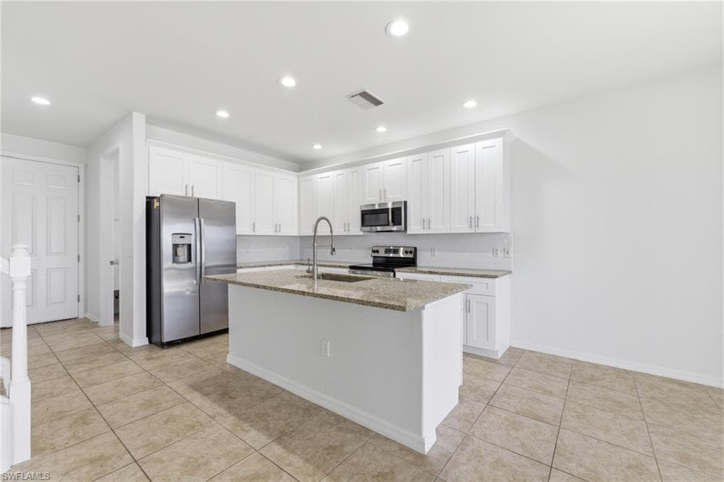 2639 Bellingham CT-14