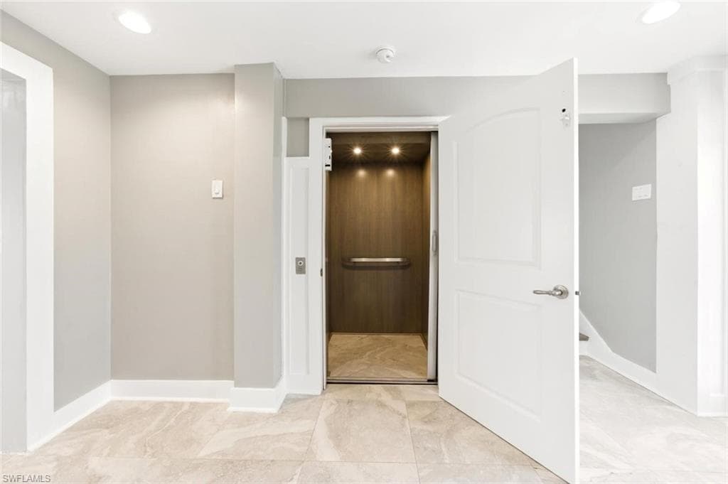 7660 Bocilla LN-11