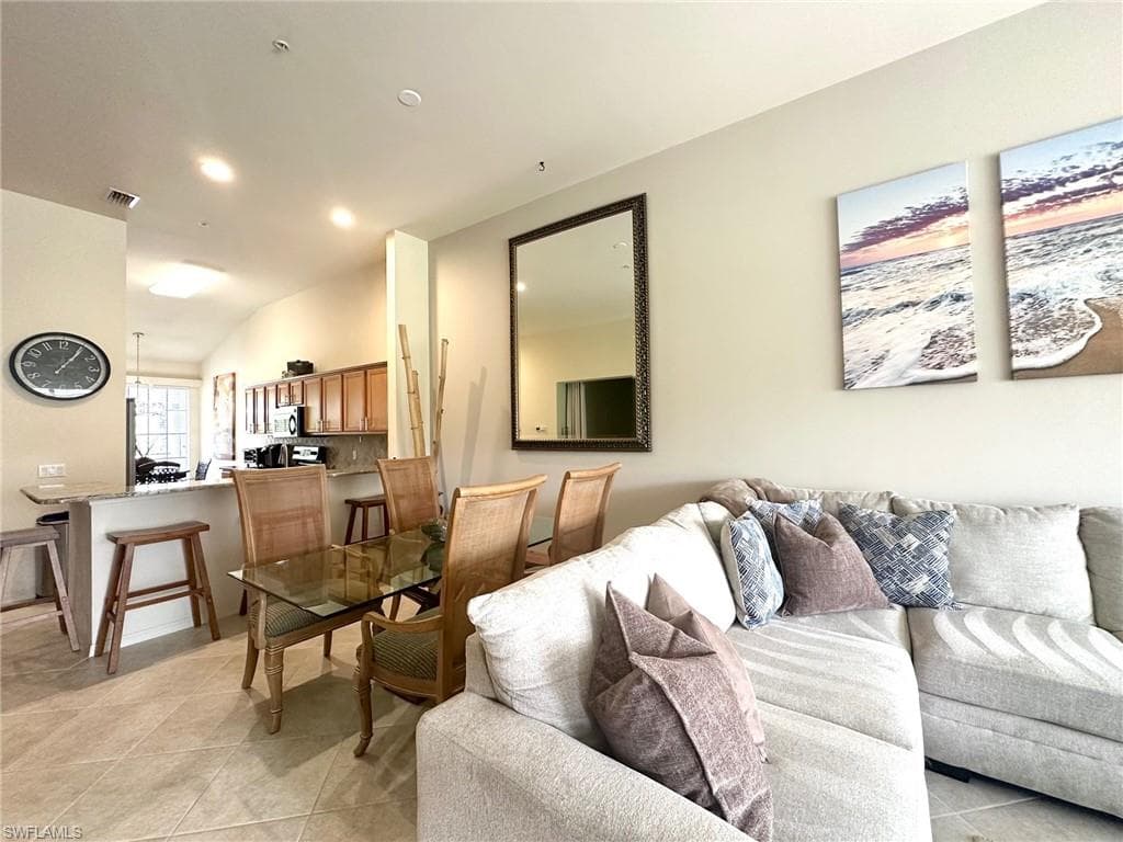 11041 Corsia Trieste WAY 204-14