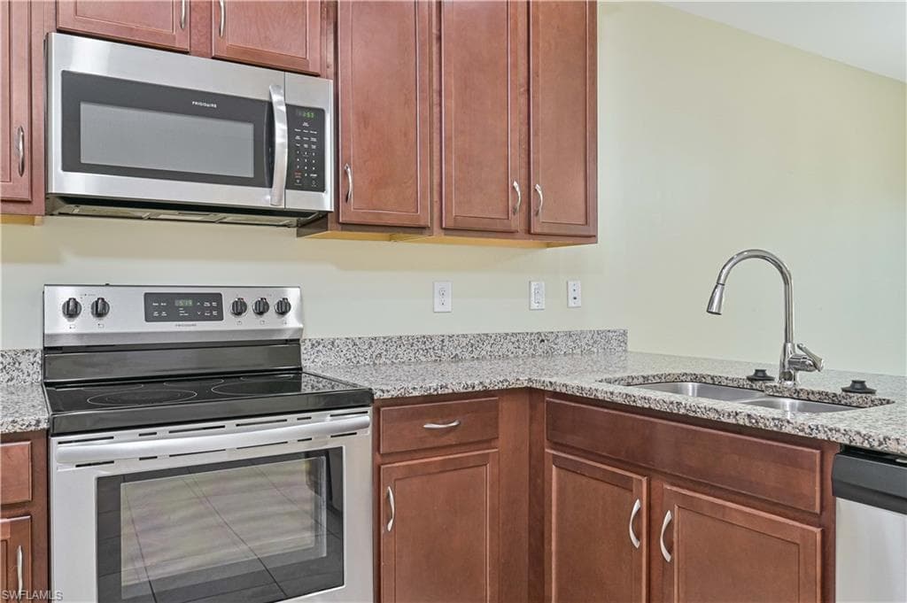 3739 Crofton CT-6
