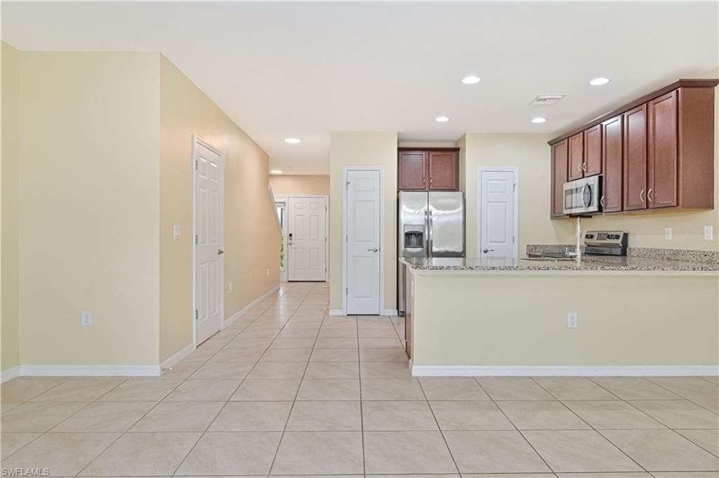 3739 Crofton CT-17