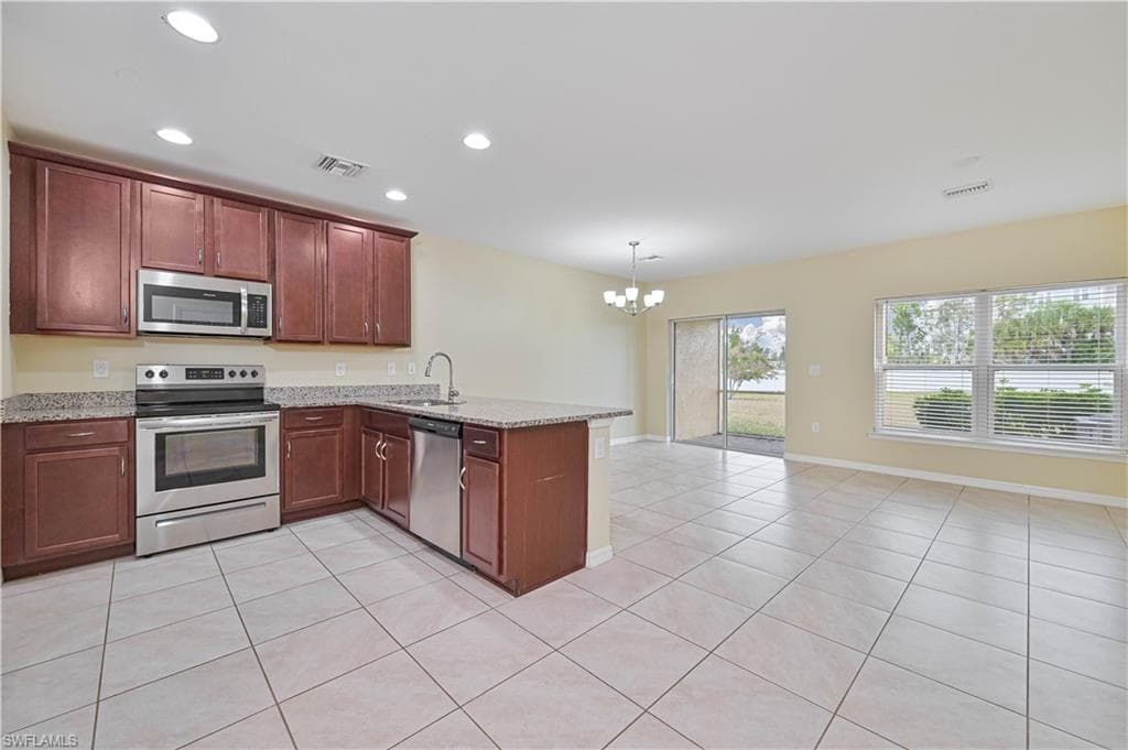 3739 Crofton CT-3