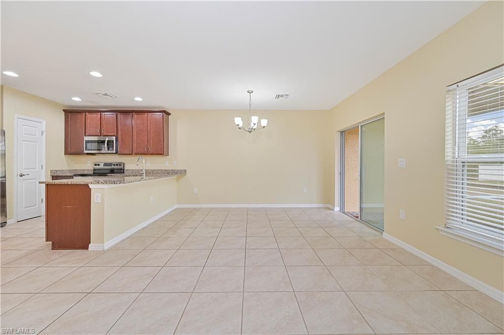 3739 Crofton CT-15