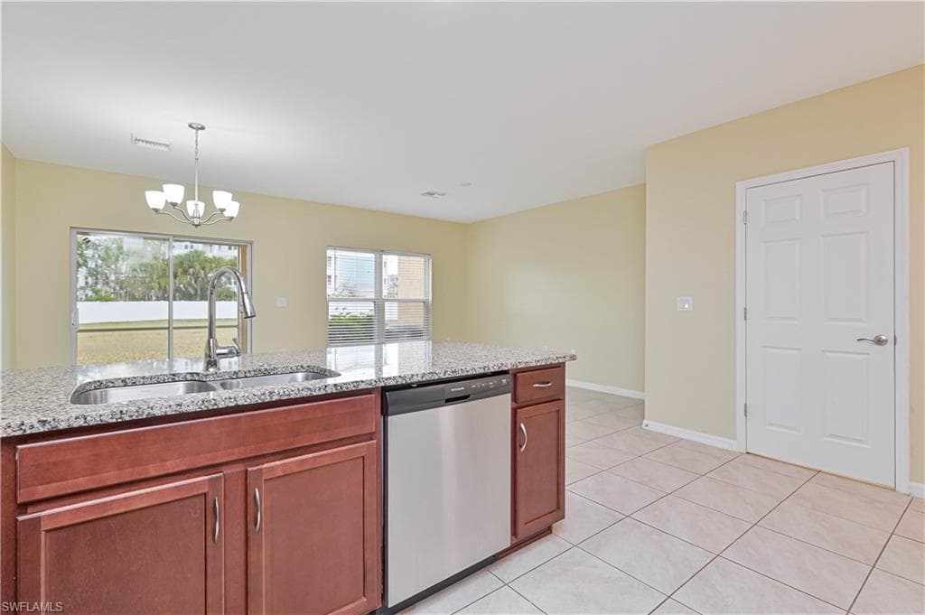 3739 Crofton CT-8