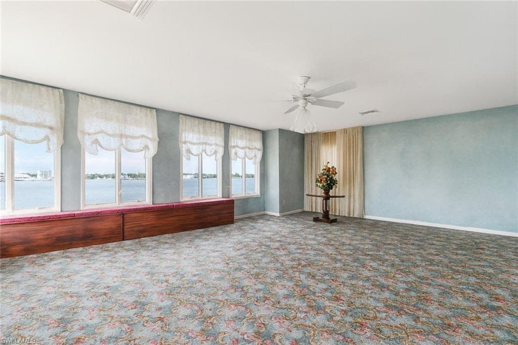 1535 Dolphin LN-9