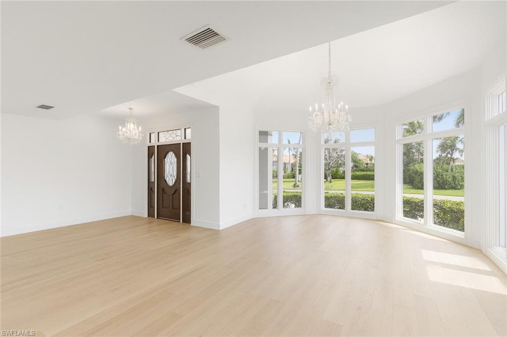 1535 Dolphin LN-8
