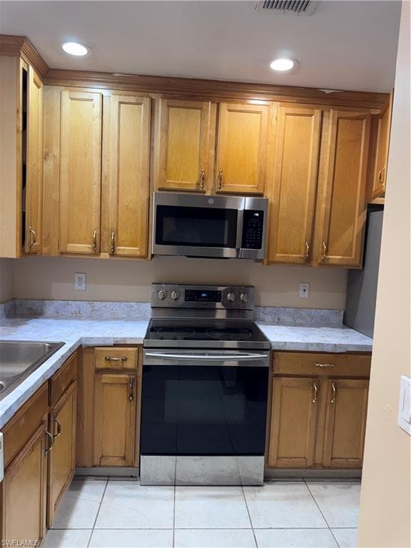 7675 Meadow Lakes dr 1203-17