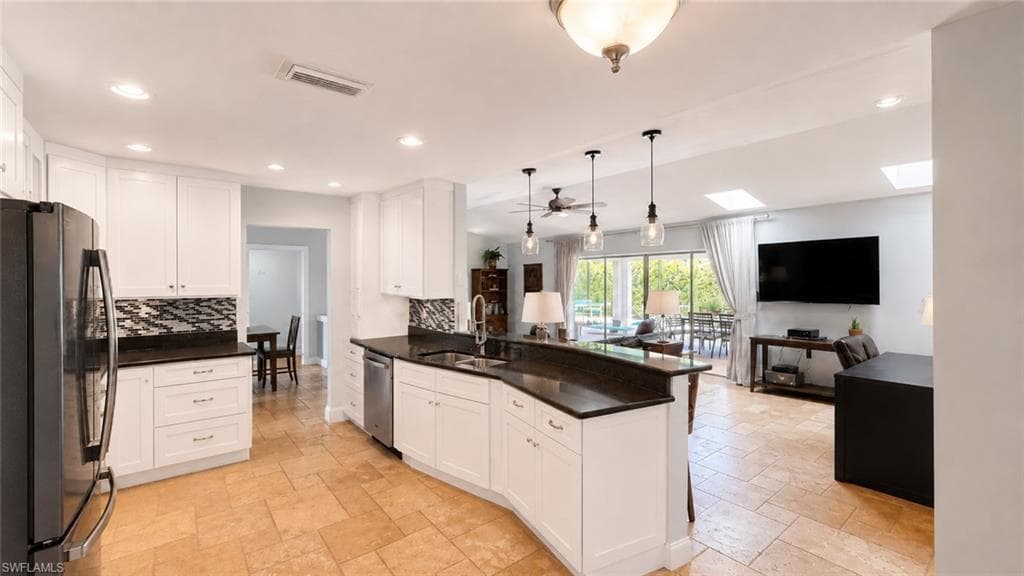 1089 Nottingham DR-7