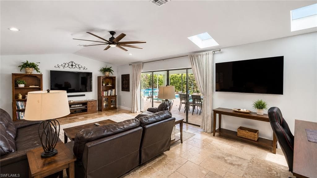 1089 Nottingham DR-8