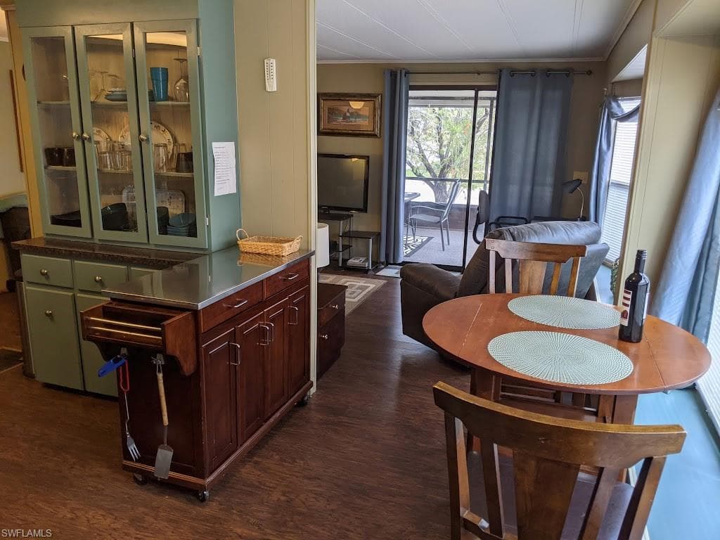 10011 Merion CT-6