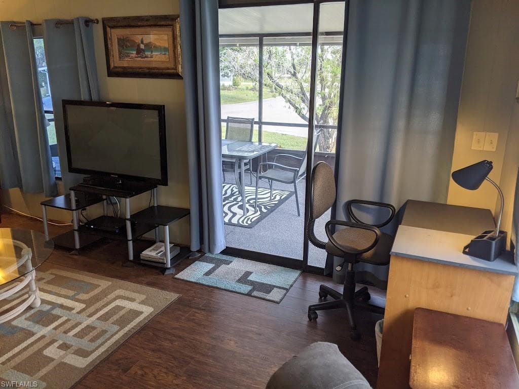 10011 Merion CT-8