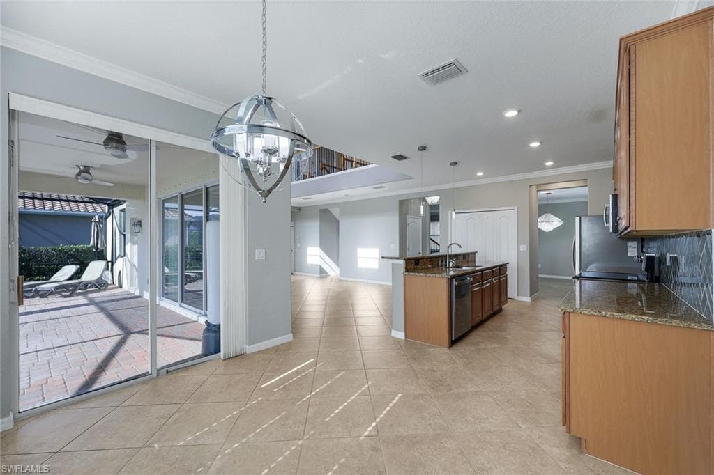 2262 Vermont LN-9