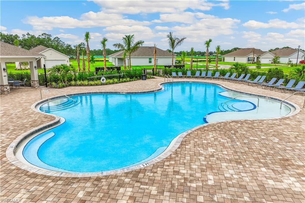 1252 Brooklands DR-16