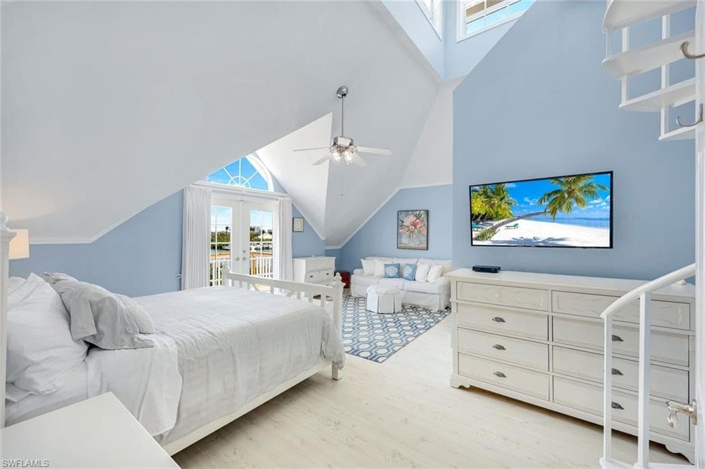203 San Mateo DR-11