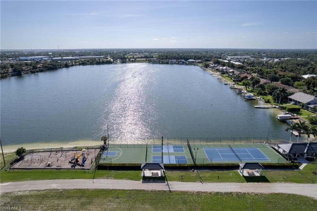 5090 Harborage DR-22