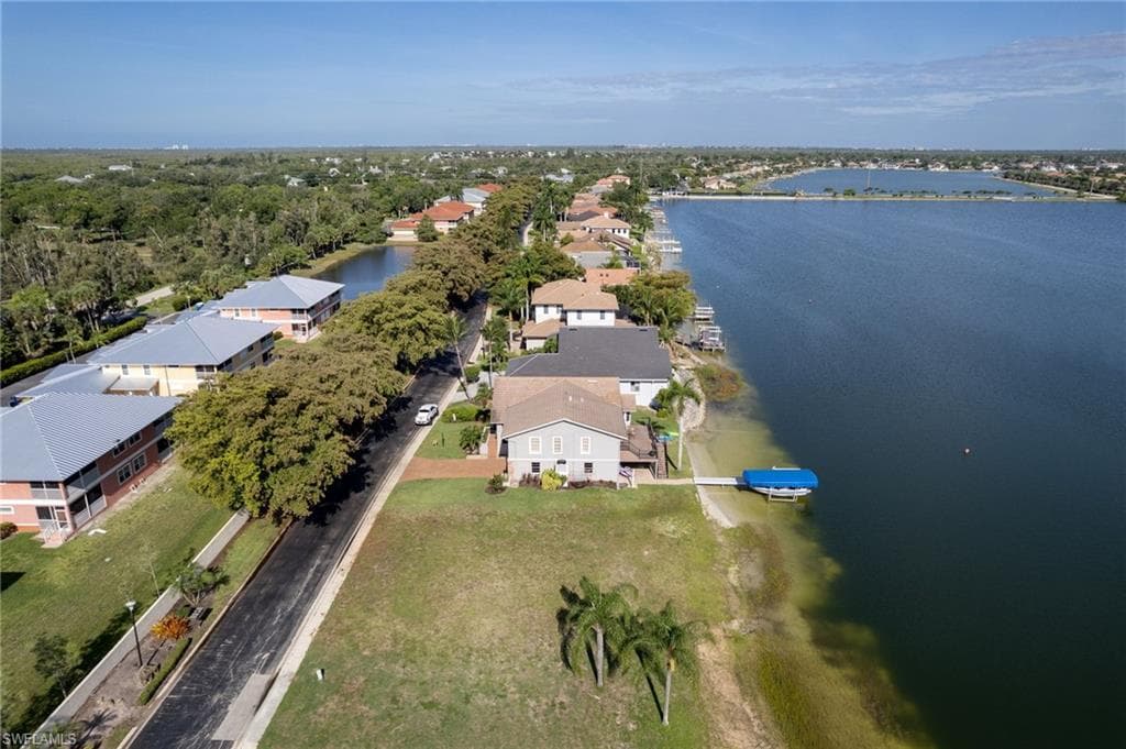 5090 Harborage DR-5