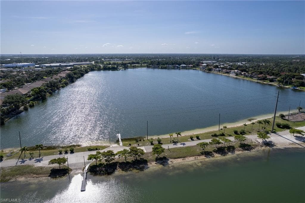 5090 Harborage DR-18