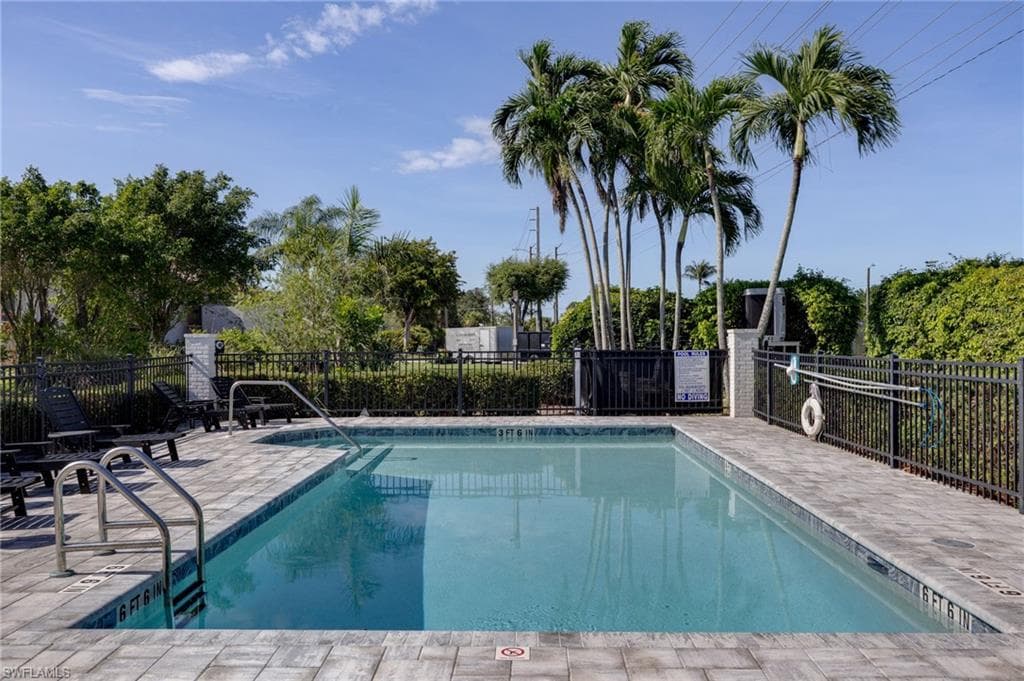 5090 Harborage DR-11