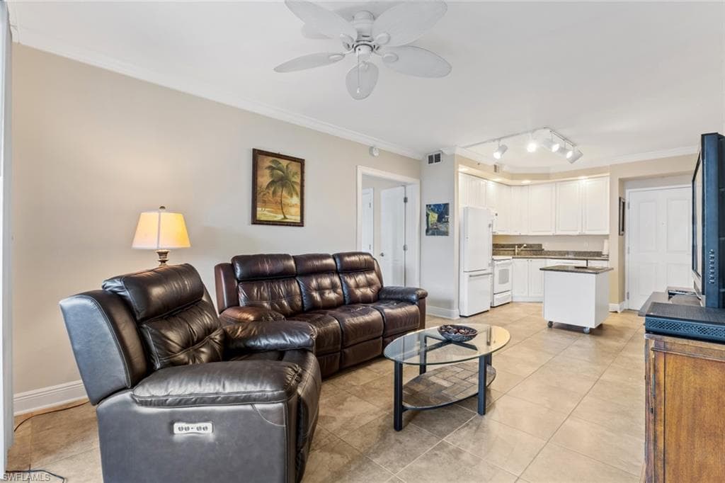2825 Palm Beach BLVD 203-4