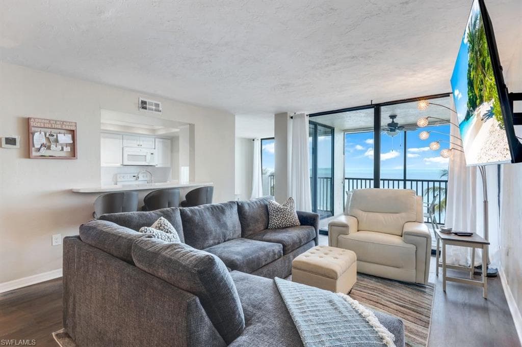 10475 GULFSHORE DR 142-3