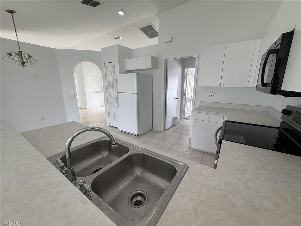 15603 Spring Line LN-14