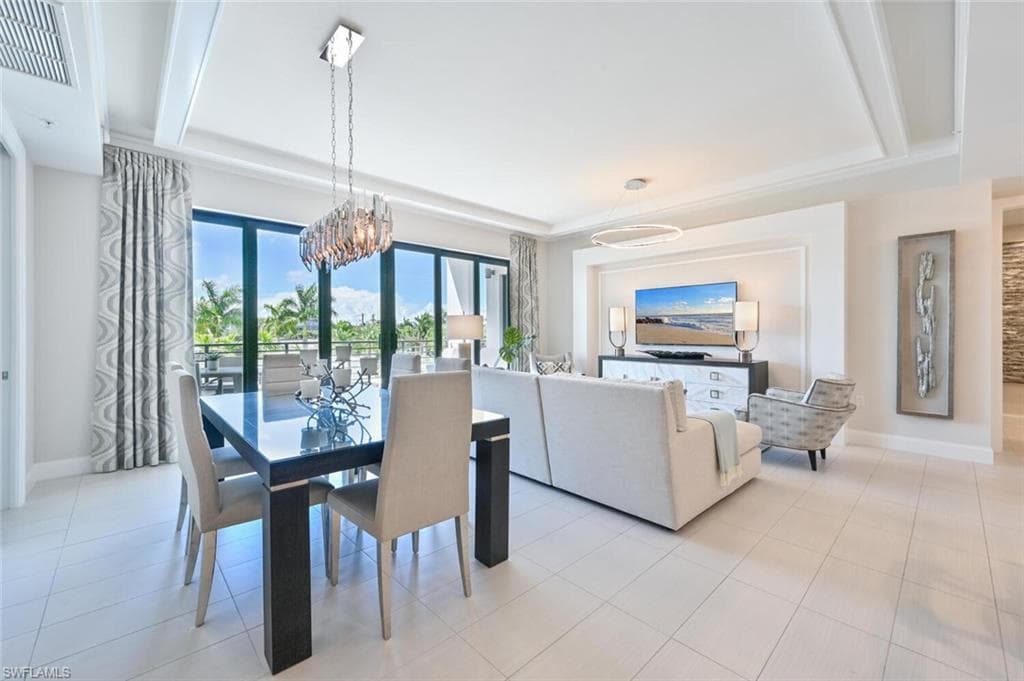1111 Central Avenue 303-6