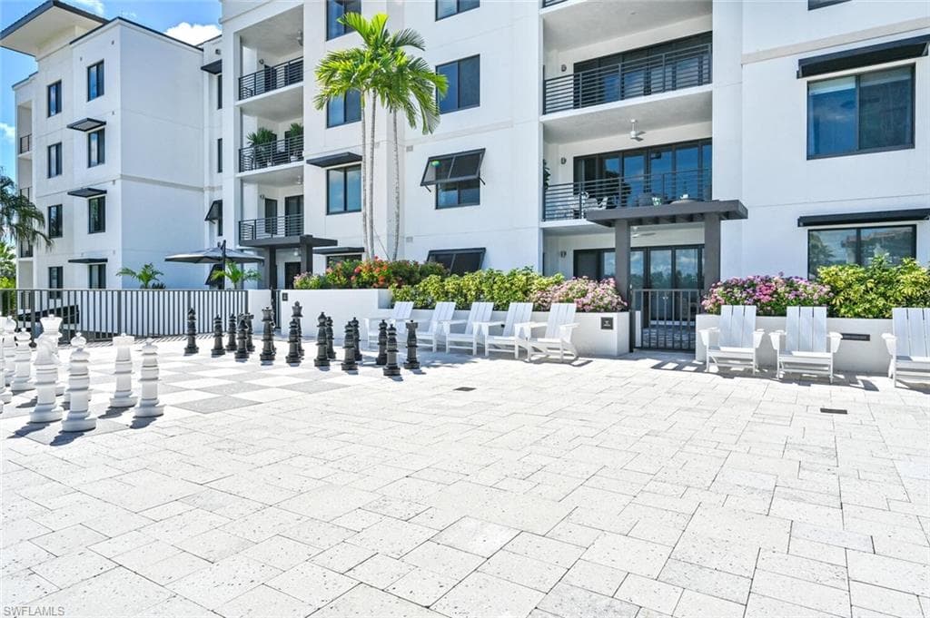 1111 Central Avenue 303-36
