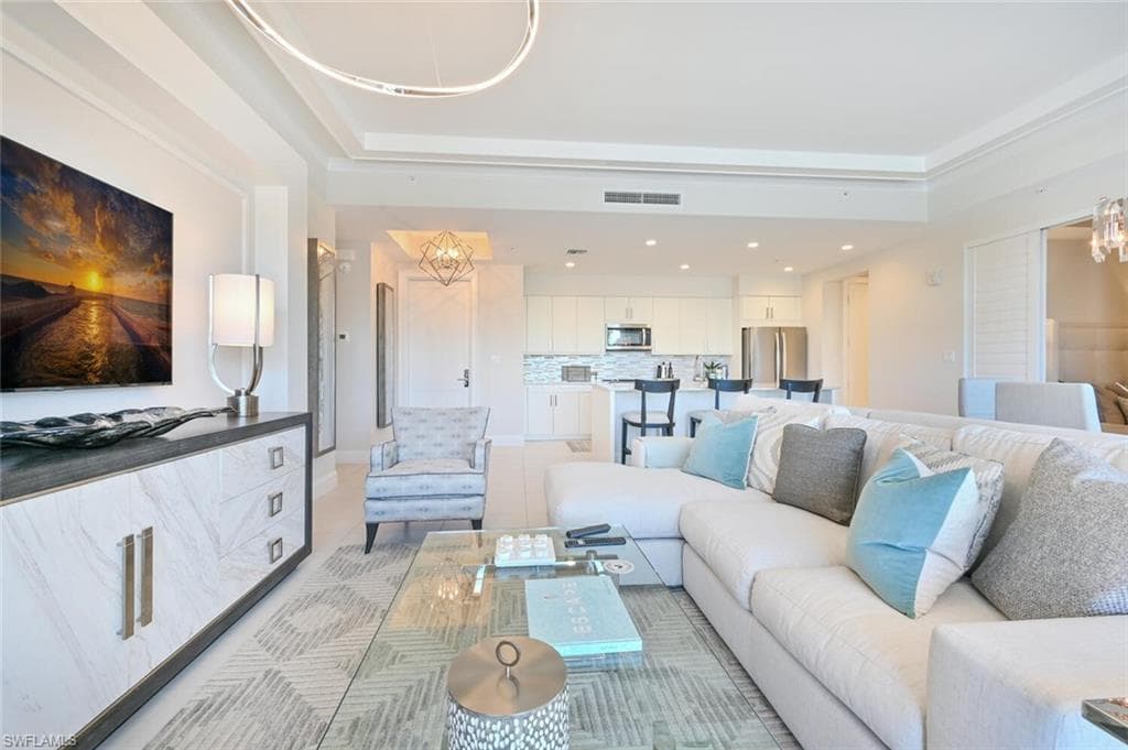 1111 Central Avenue 303-9