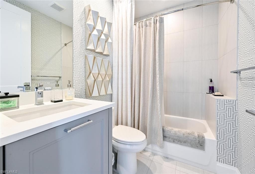 1111 Central Avenue 303-24