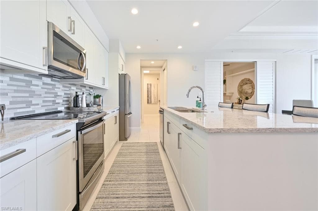 1111 Central Avenue 303-14