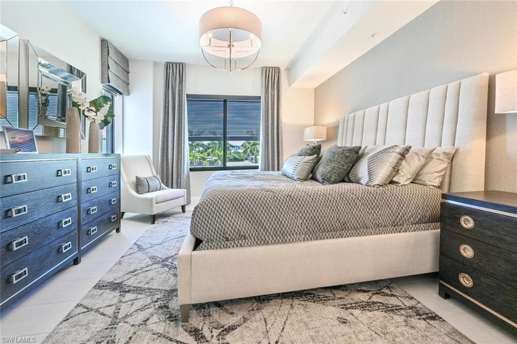 1111 Central Avenue 303-18