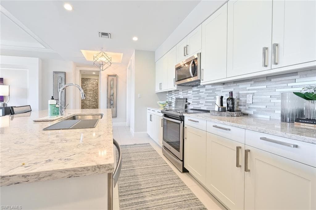 1111 Central Avenue 303-15