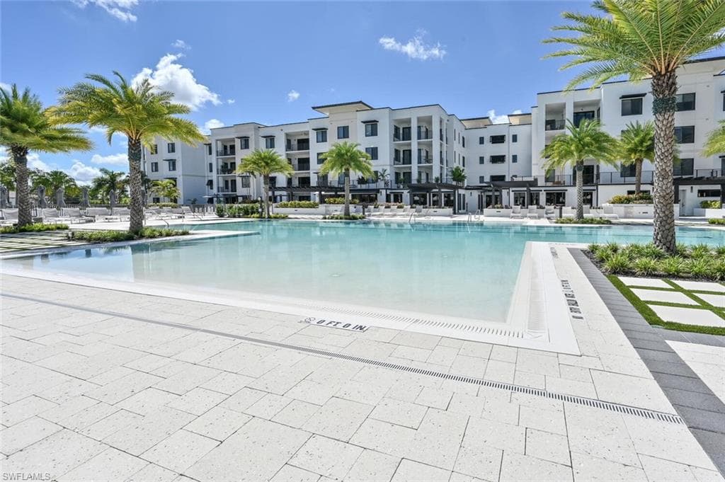 1111 Central Avenue 303-31