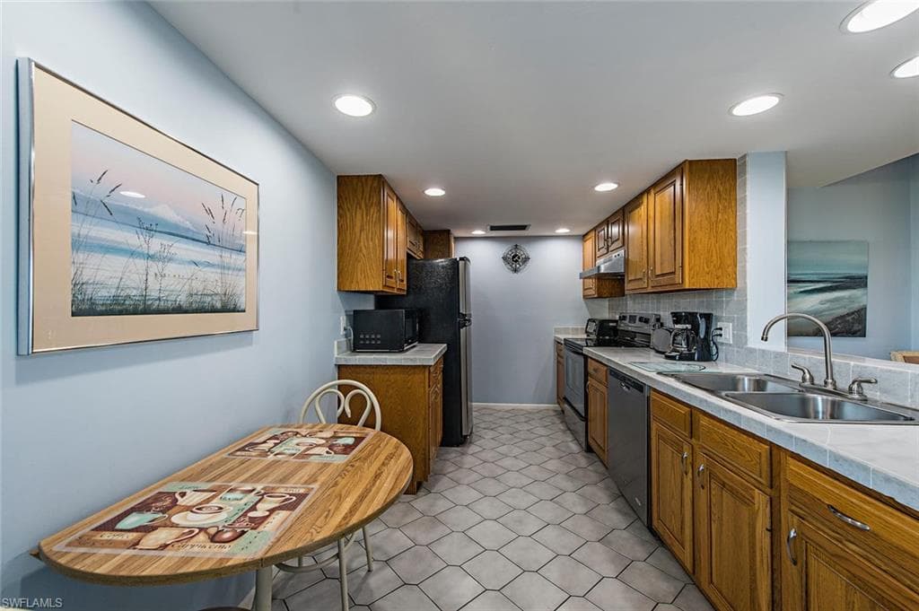 17 BLUEBILL AVE 1102-2