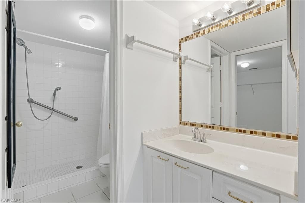 3031 Sandpiper Bay CIR F205-18