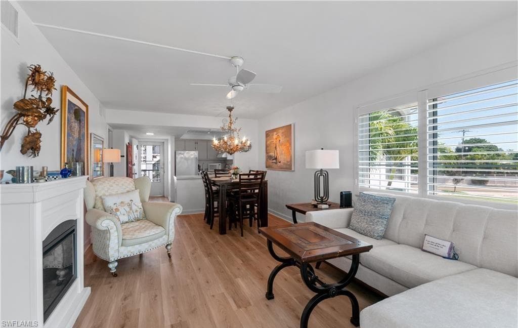 5 High Point CIR W 206-12
