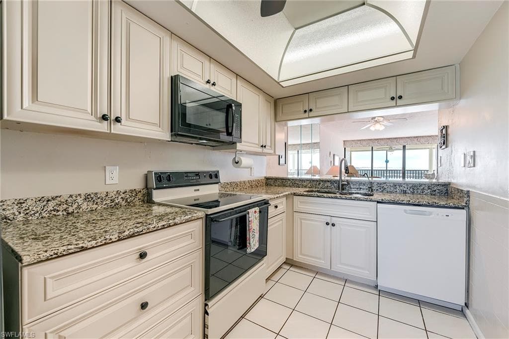 8400 Estero BLVD 903-13