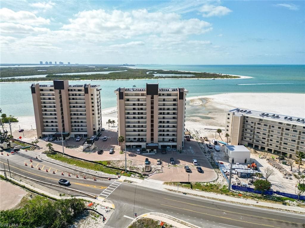 8400 Estero BLVD 903-3