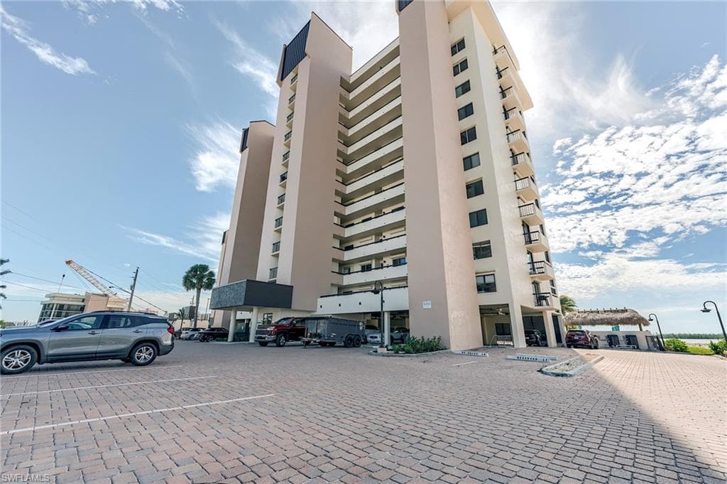 8400 Estero BLVD 903-5
