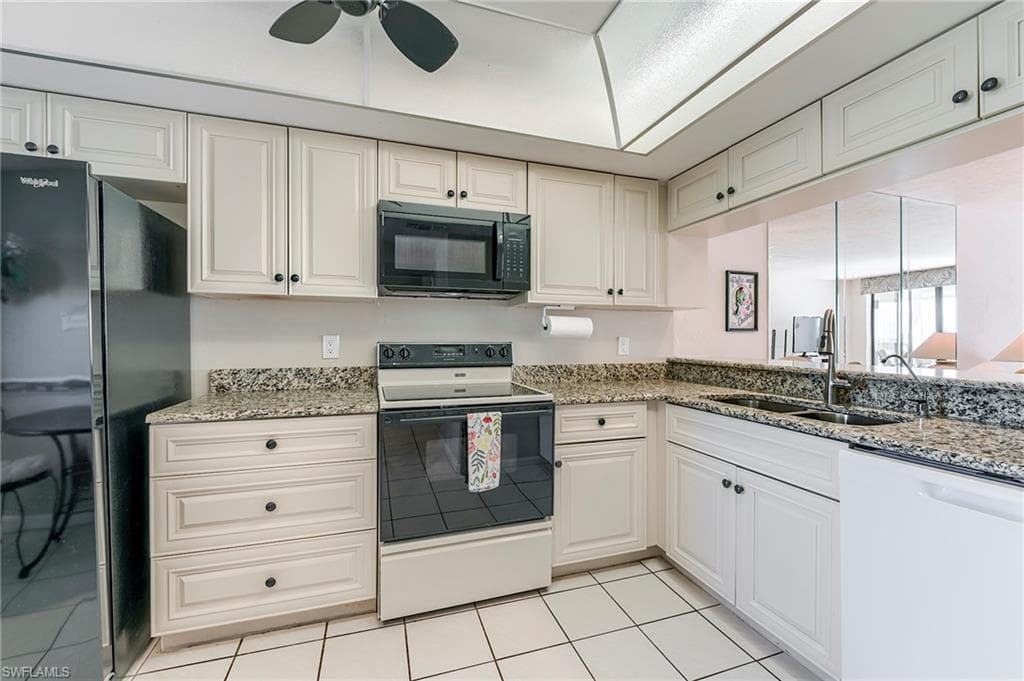 8400 Estero BLVD 903-14