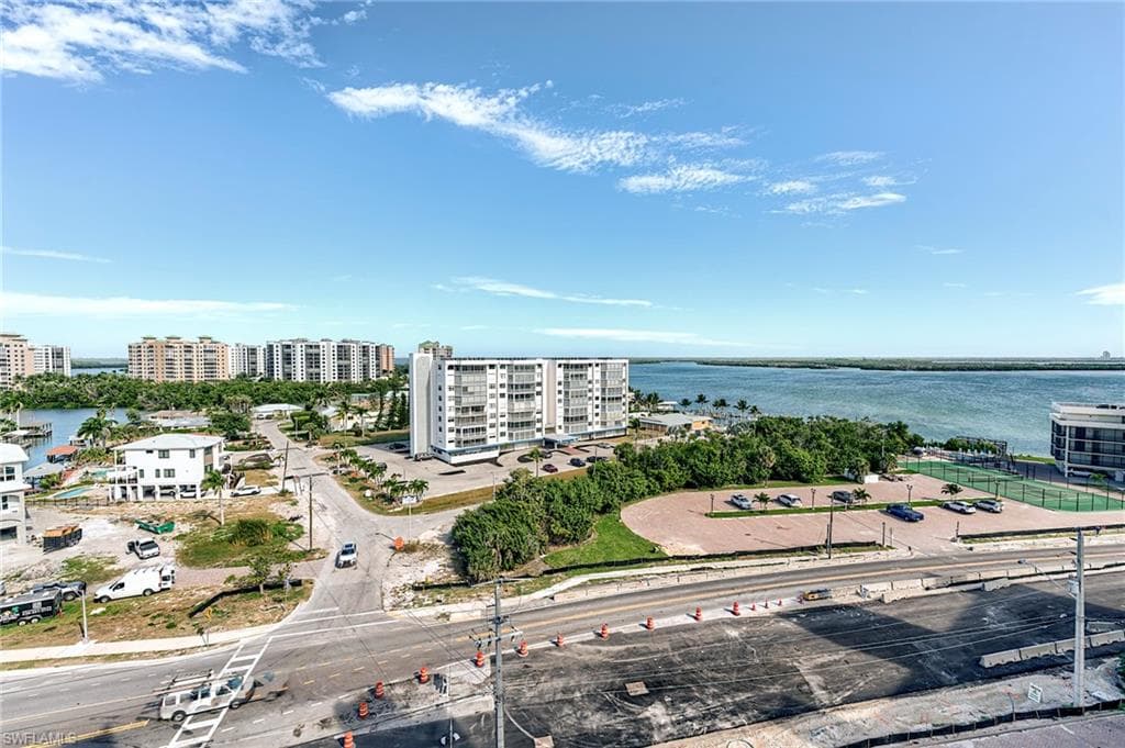 8400 Estero BLVD 903-37