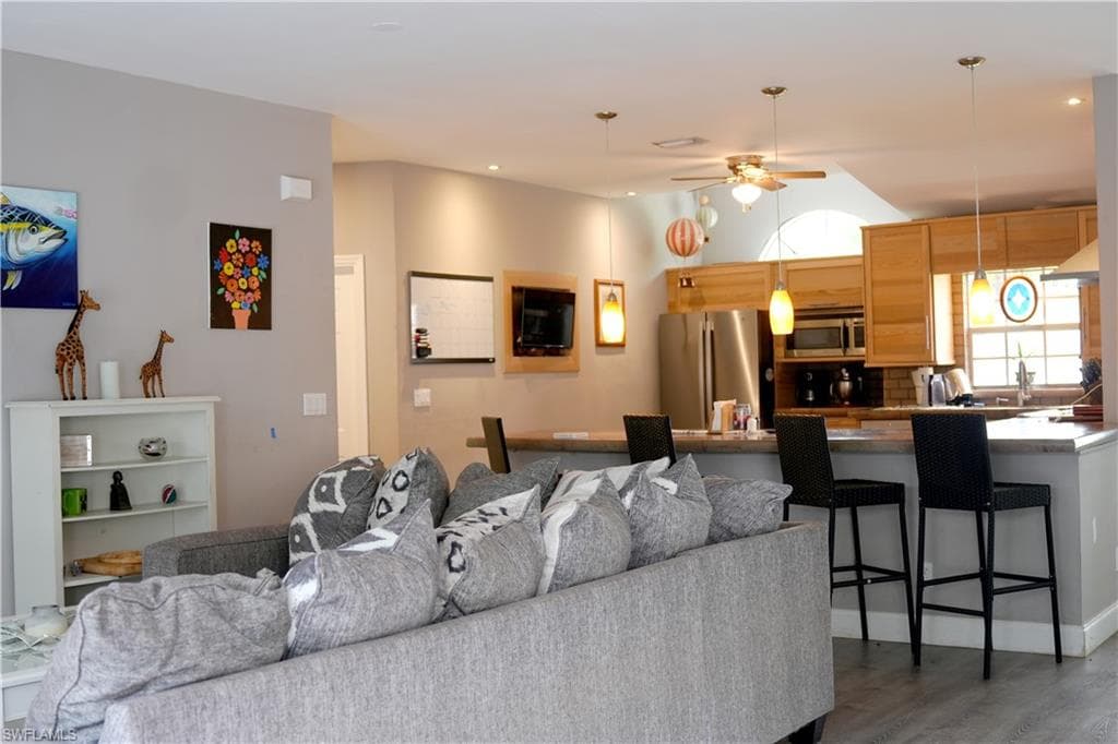 1145 Moon Lake DR-4