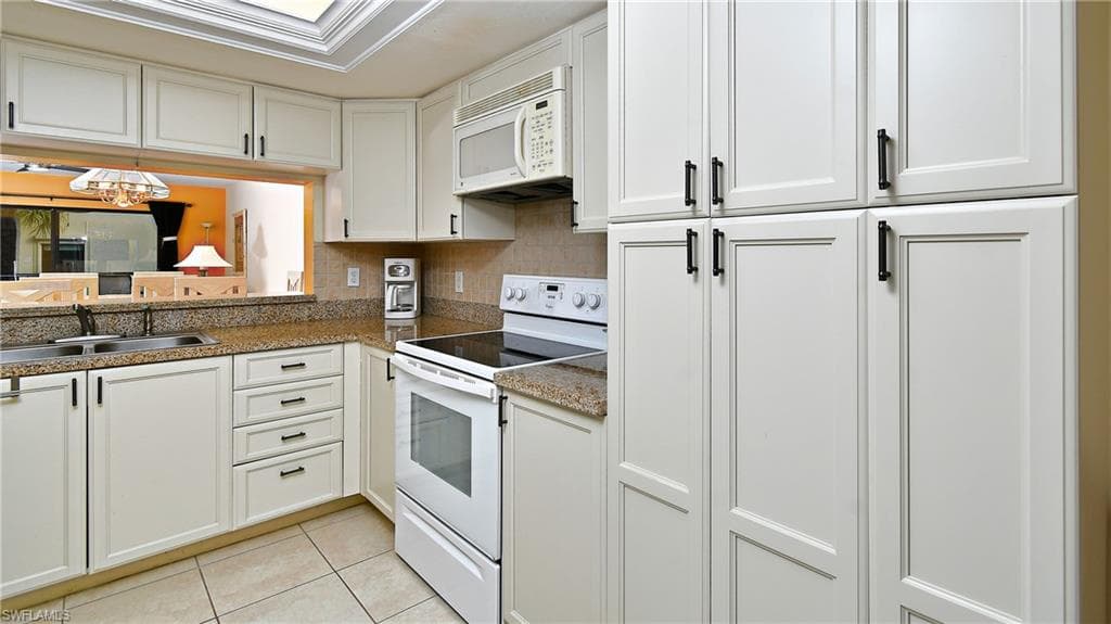 12581 Kelly Sands WAY 512-7