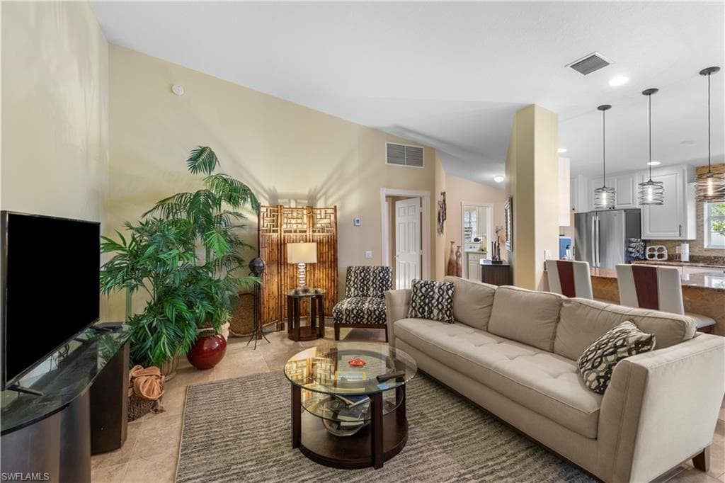 15382 Queen Angel WAY-6